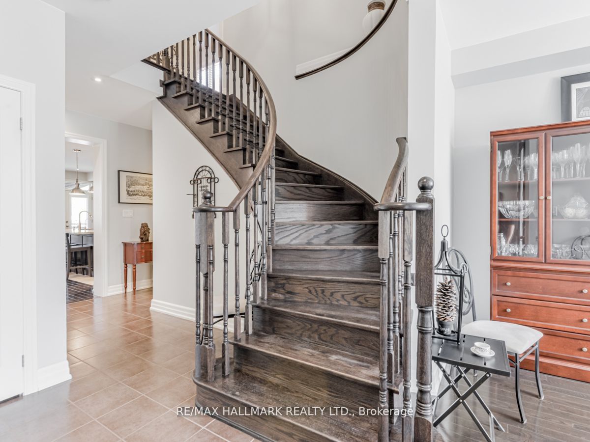 20 Claudview St