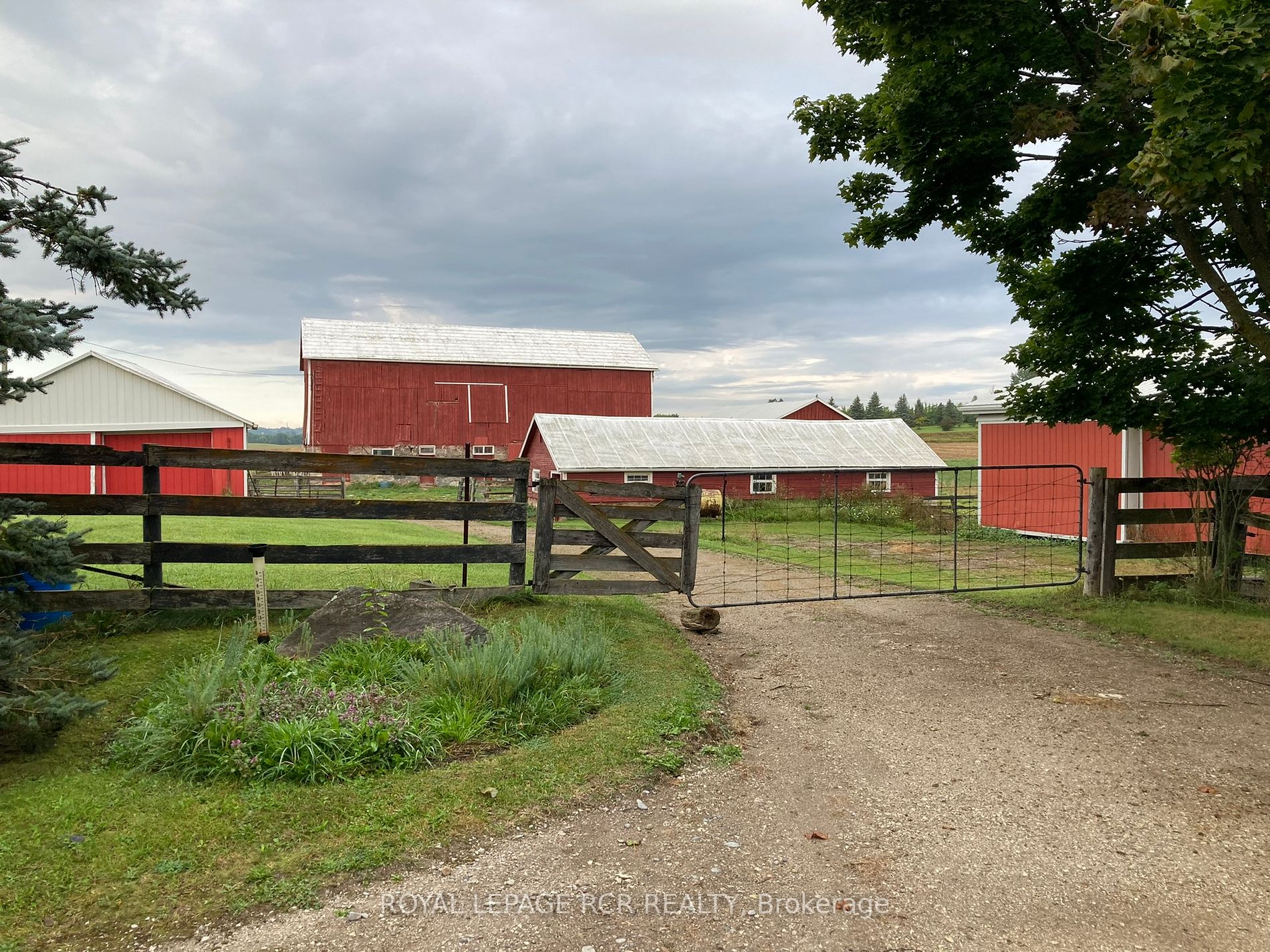 152 Leonard Rd