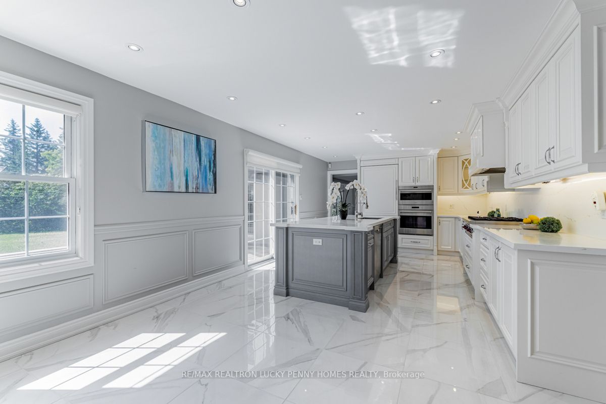 1 Blue Grass Dr