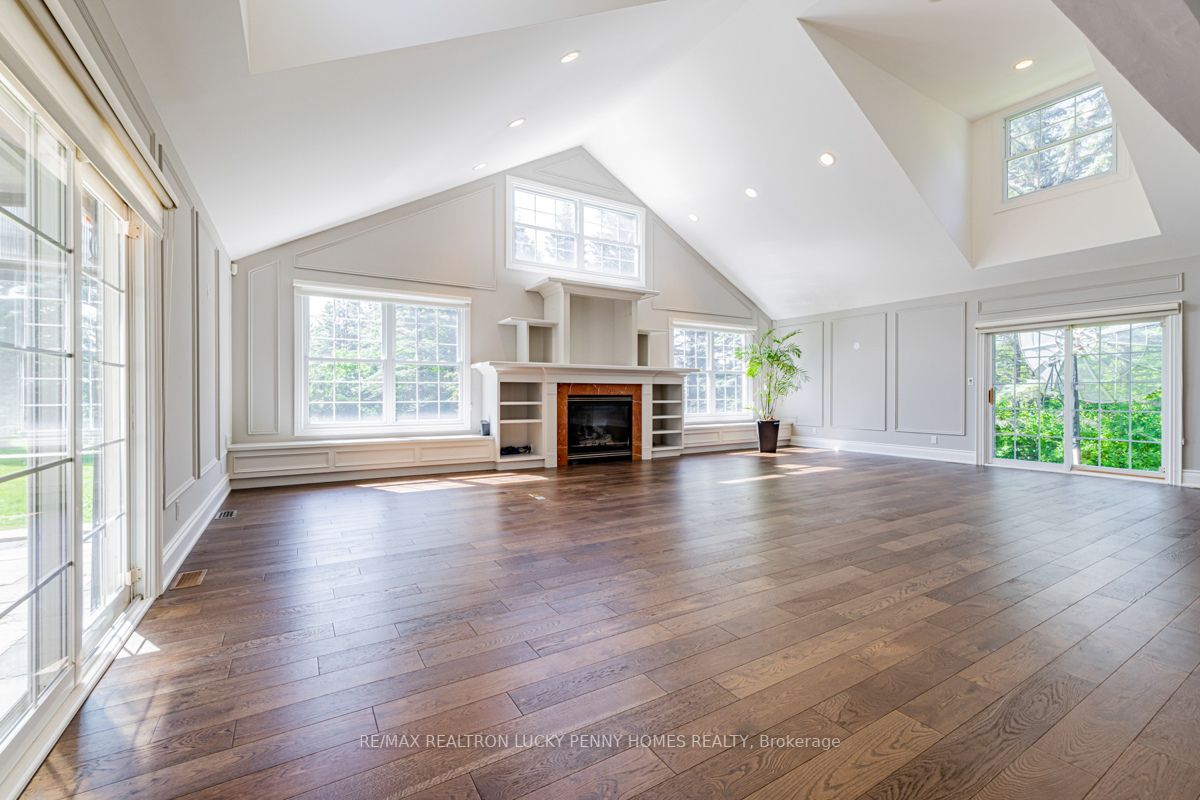 1 Blue Grass Dr