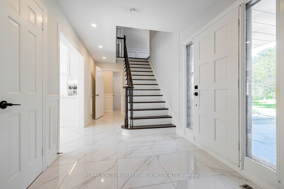 1 Blue Grass Dr