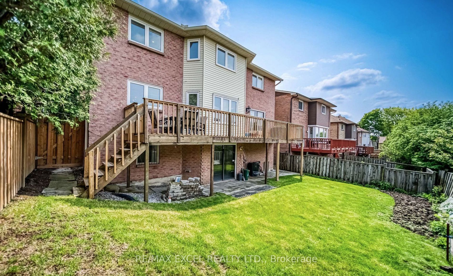218 Langstaff Rd W
