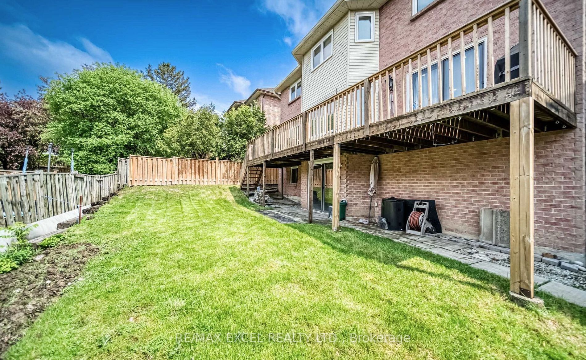 218 Langstaff Rd W