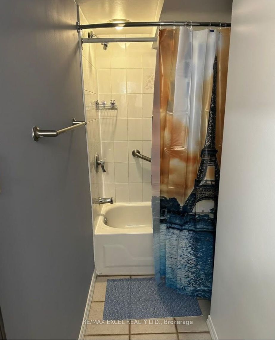 218 Langstaff Rd W