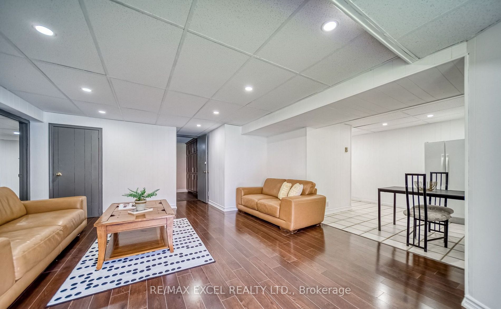 218 Langstaff Rd W