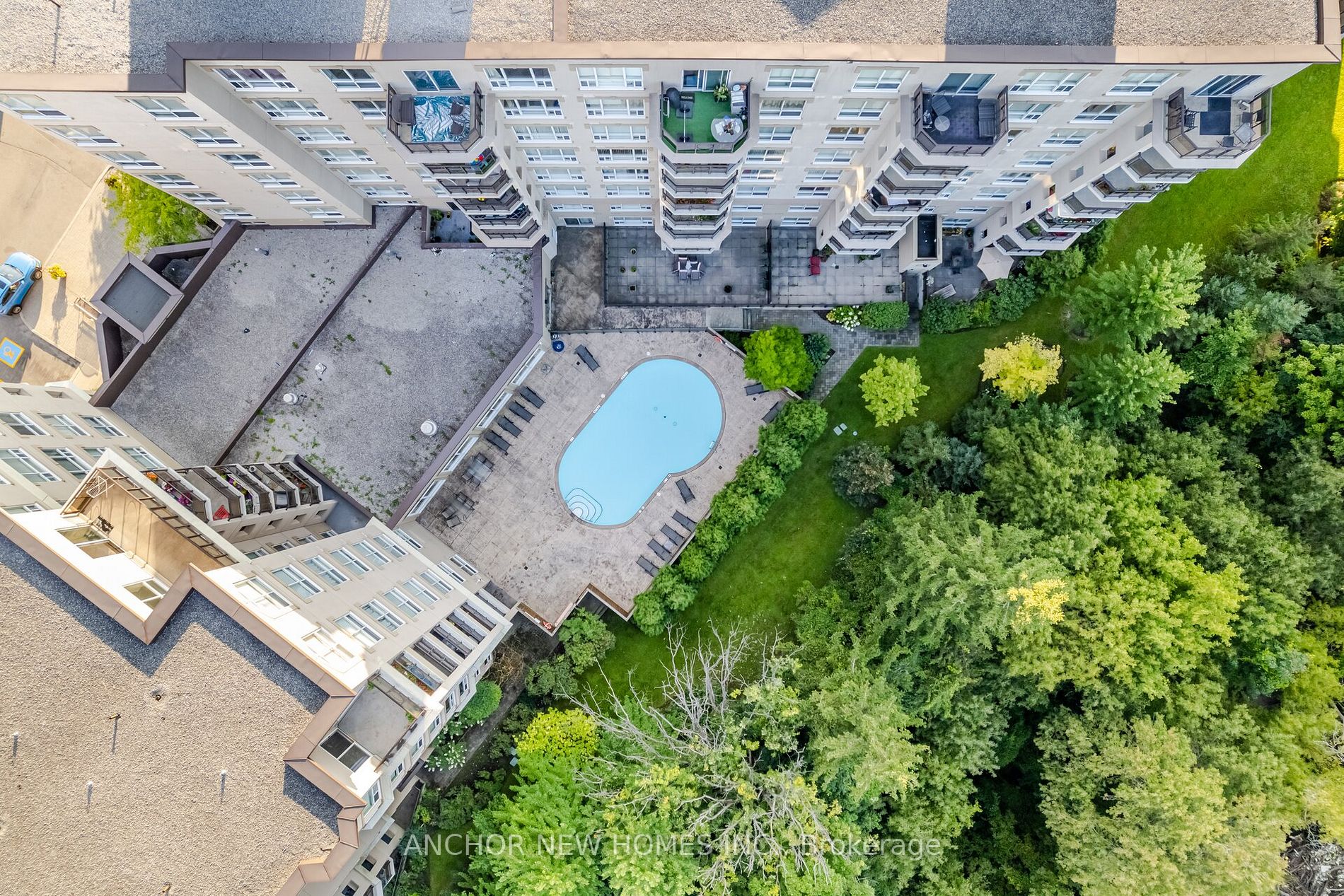 8 Maison Parc Crt, #305