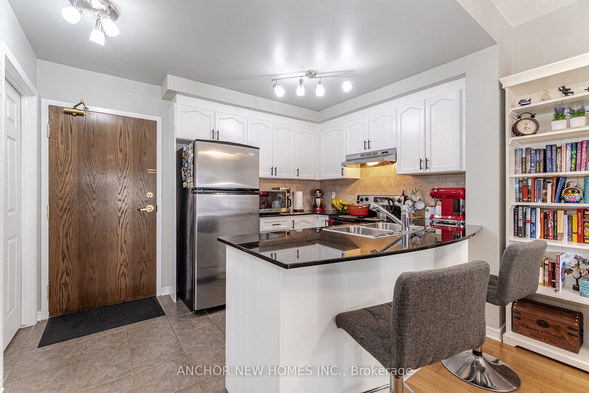 8 Maison Parc Crt, #305