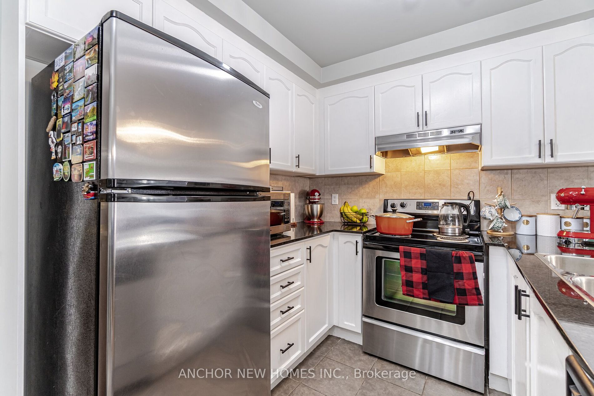 8 Maison Parc Crt, #305