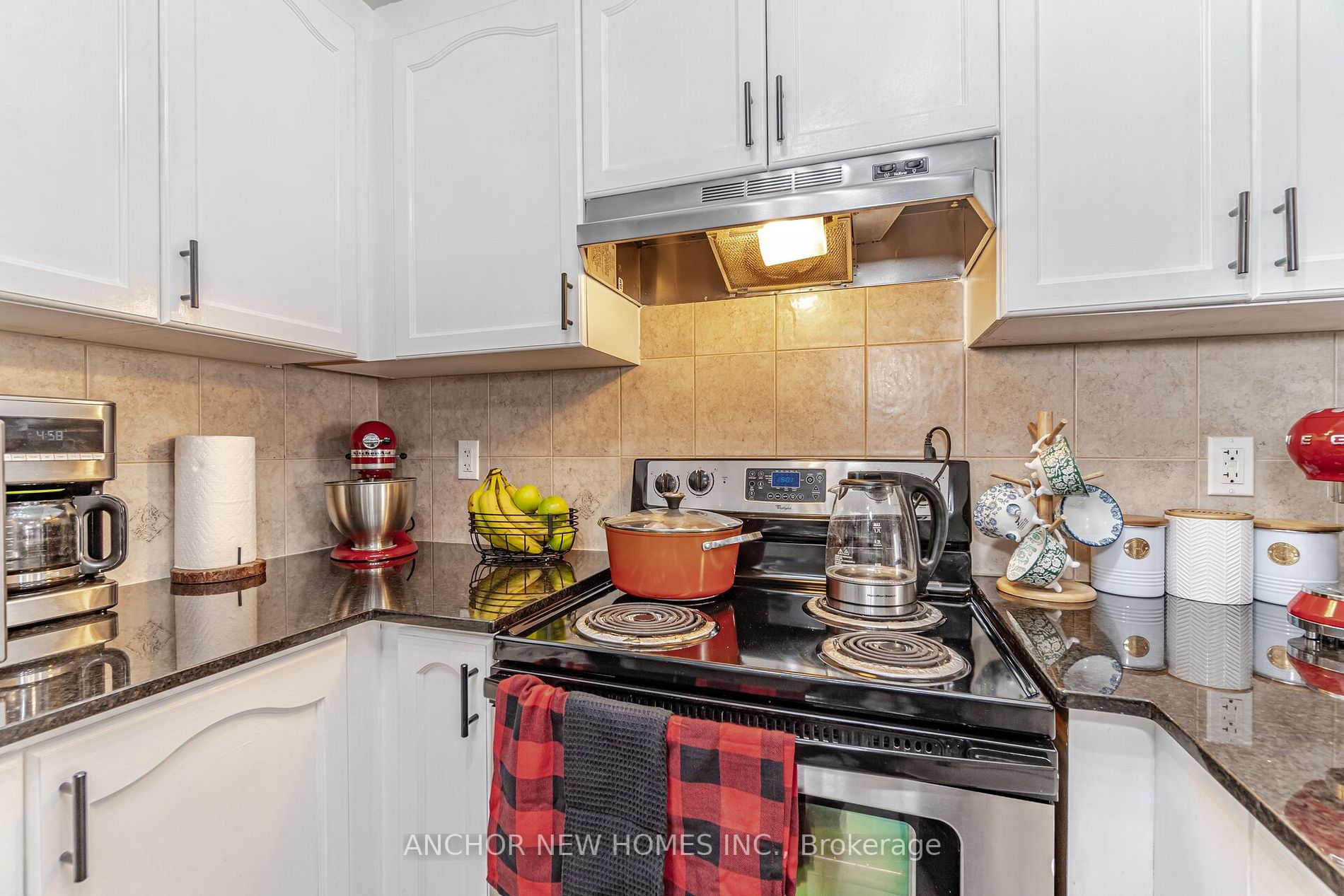 8 Maison Parc Crt, #305