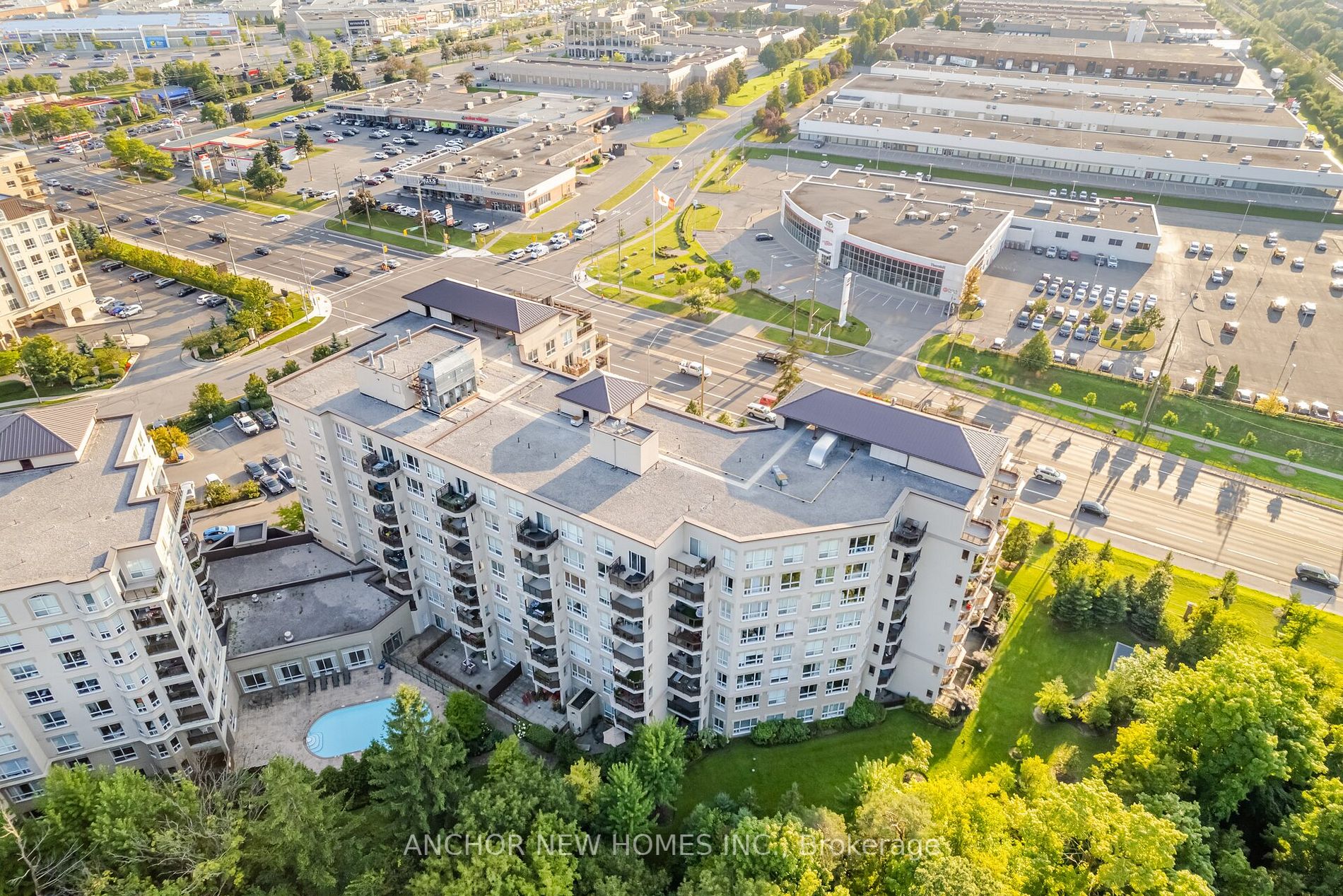 8 Maison Parc Crt, #305