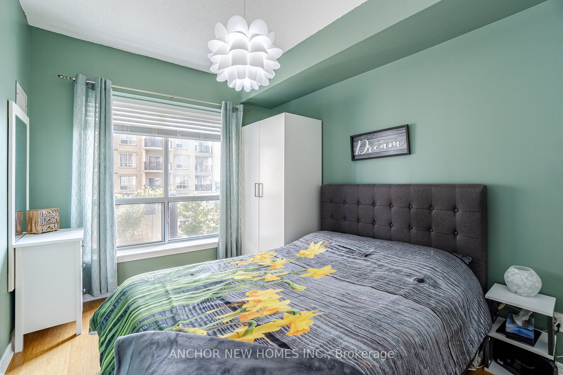 8 Maison Parc Crt, #305