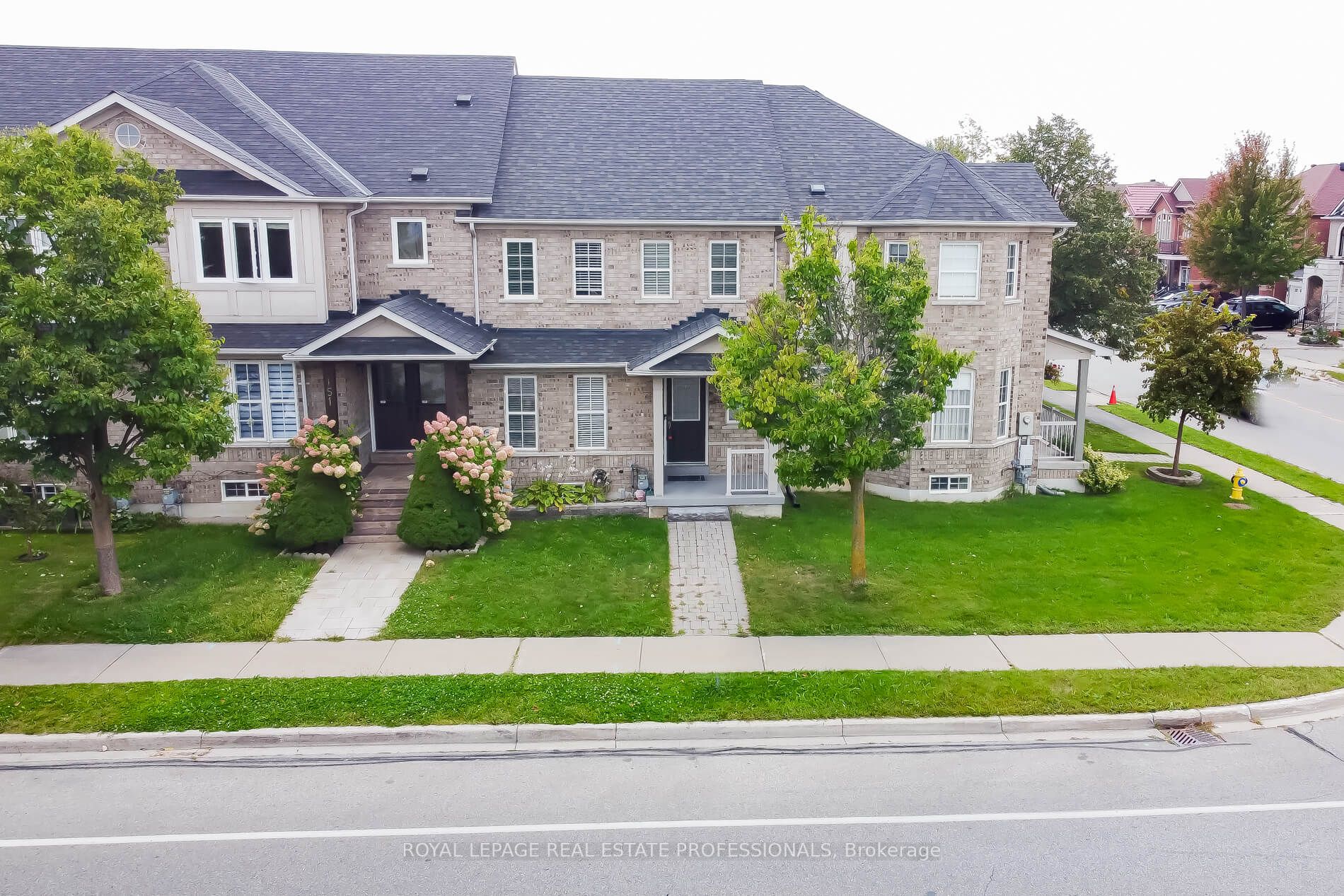 153 Davos Rd