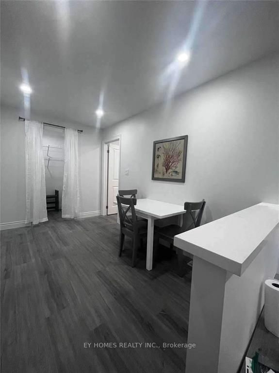 59 Hemingway Cres, #Rear