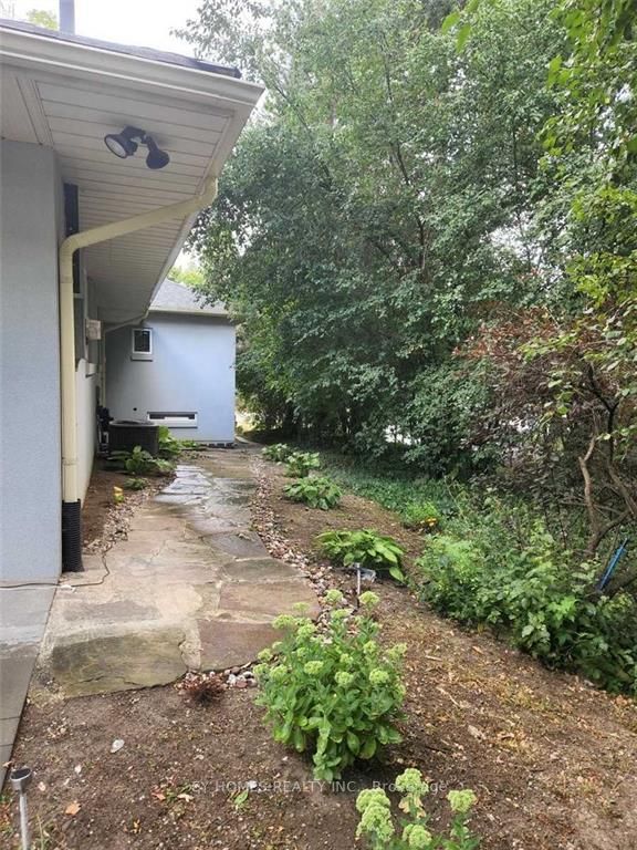 59 Hemingway Cres, #Rear