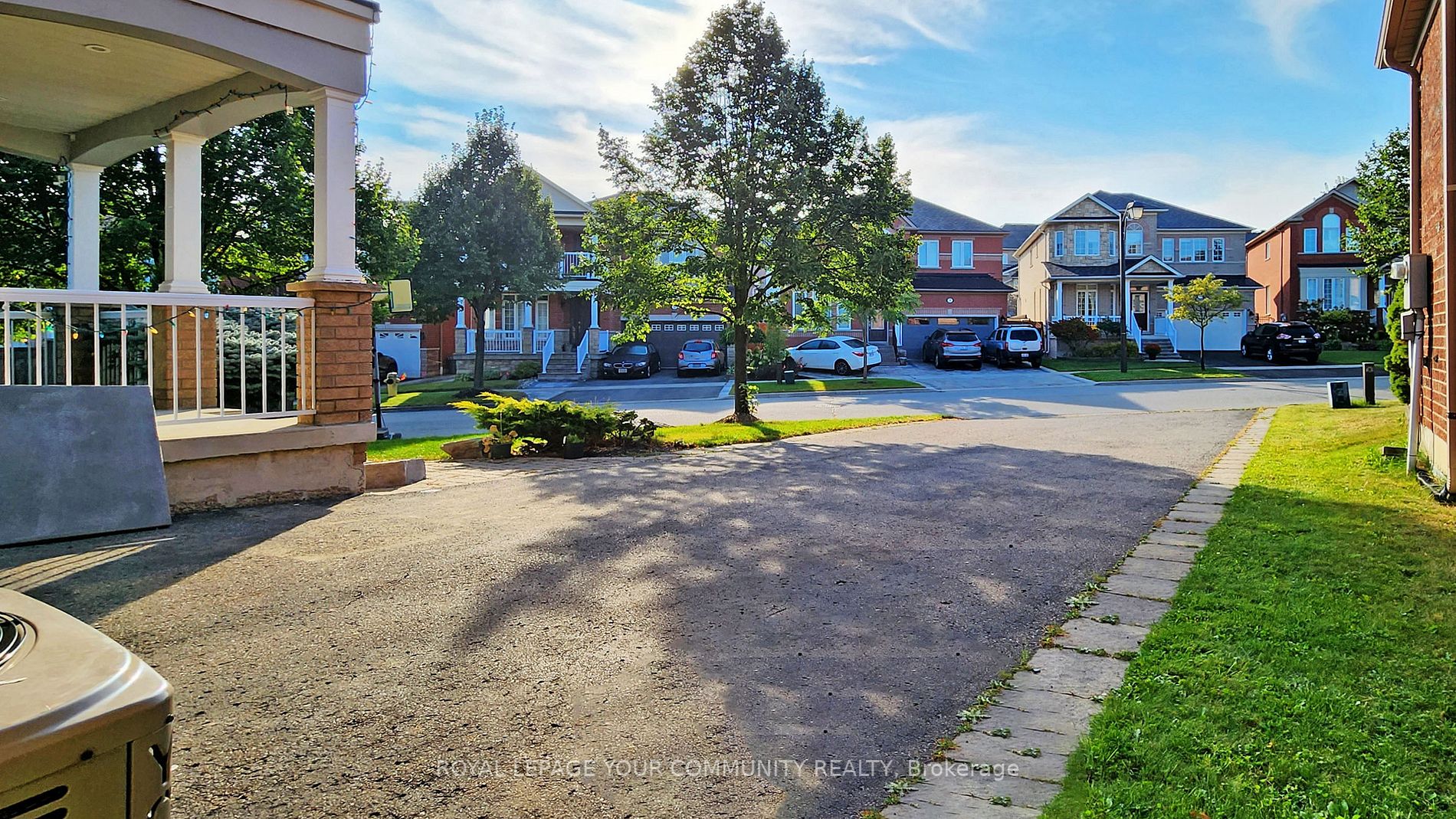 8 Candlewood Crt