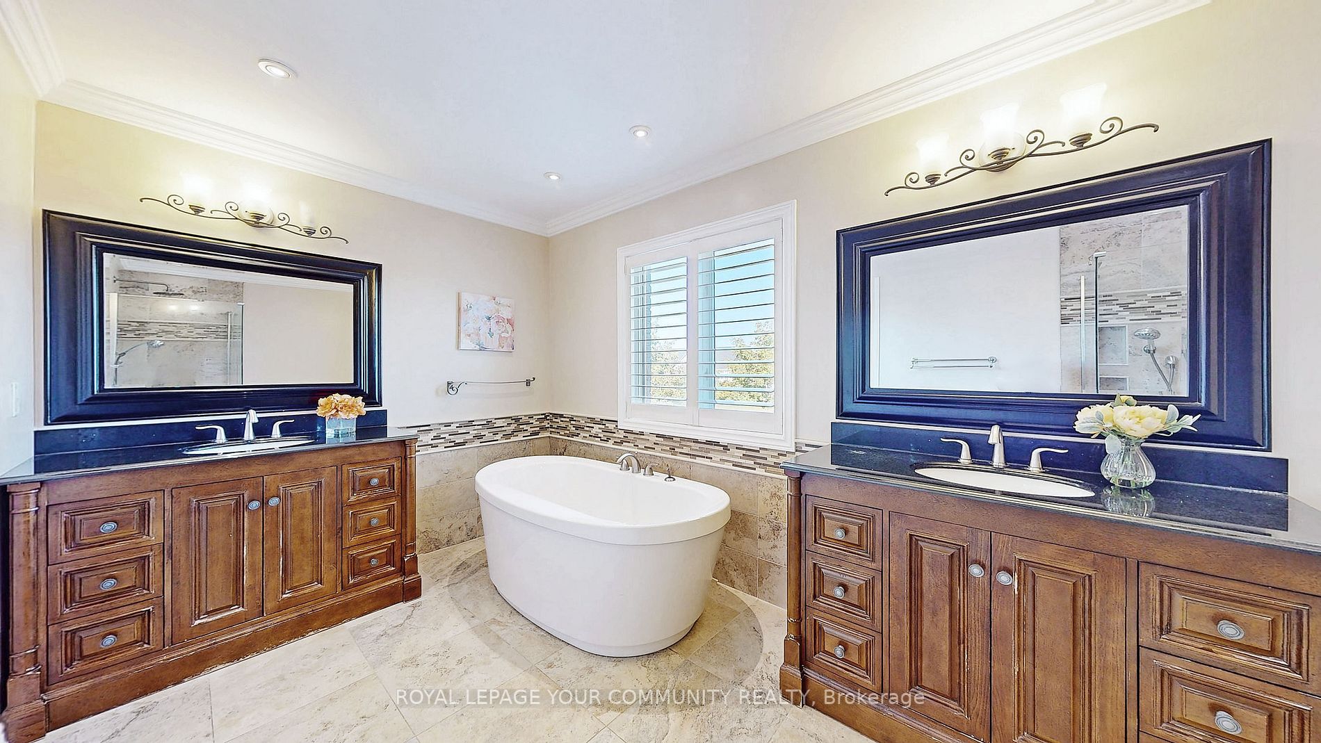 8 Candlewood Crt