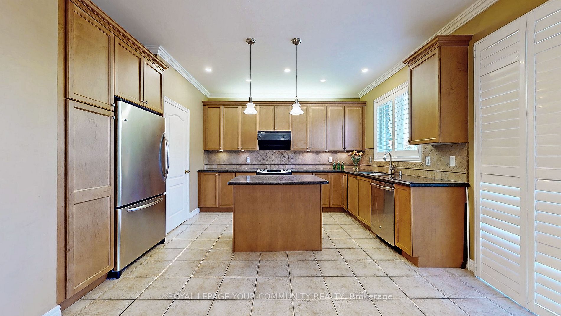 8 Candlewood Crt