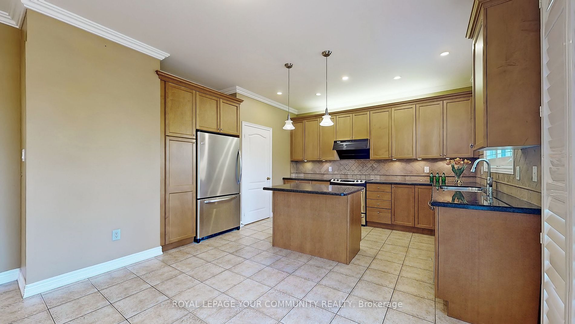 8 Candlewood Crt