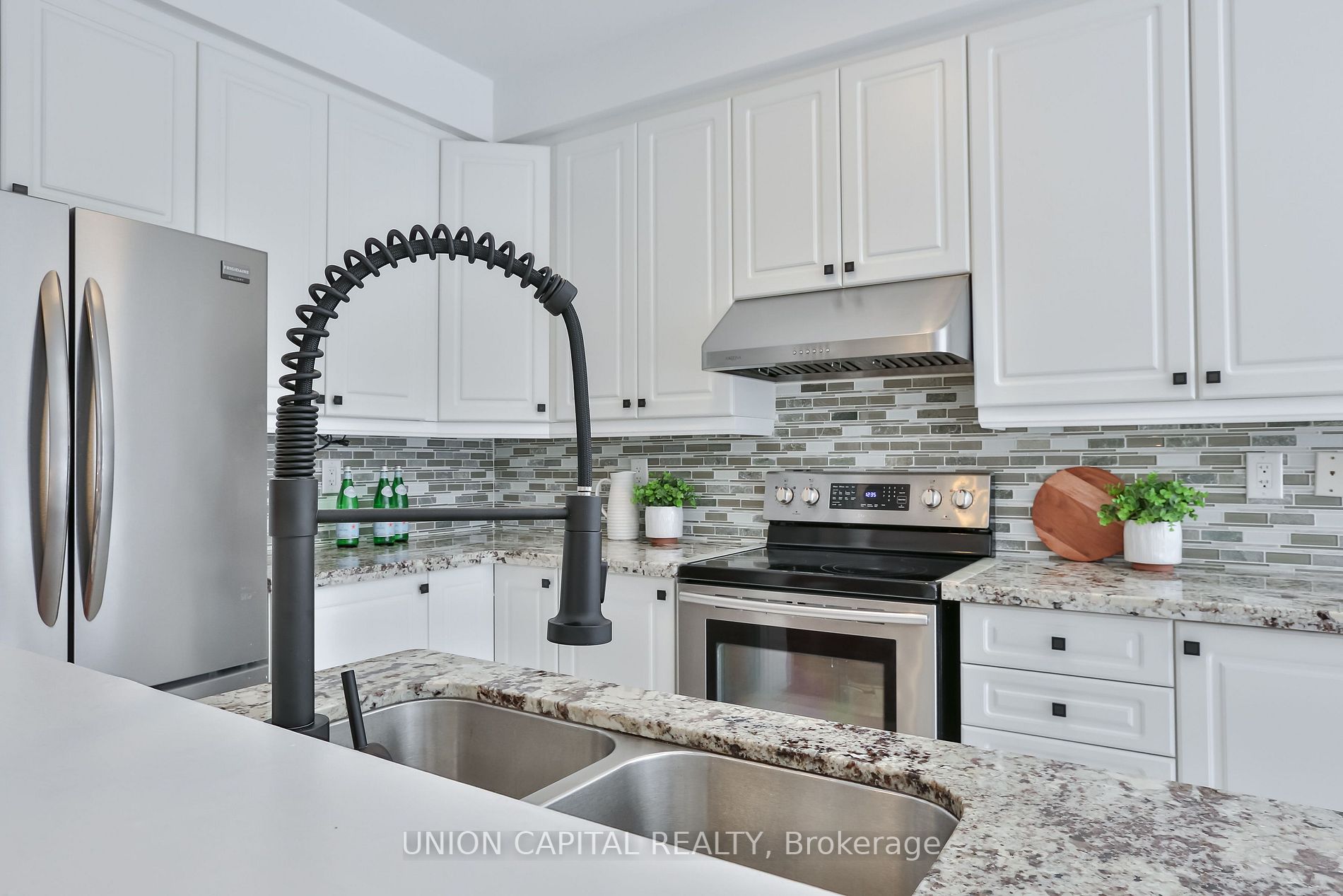 45 Fimco Cres