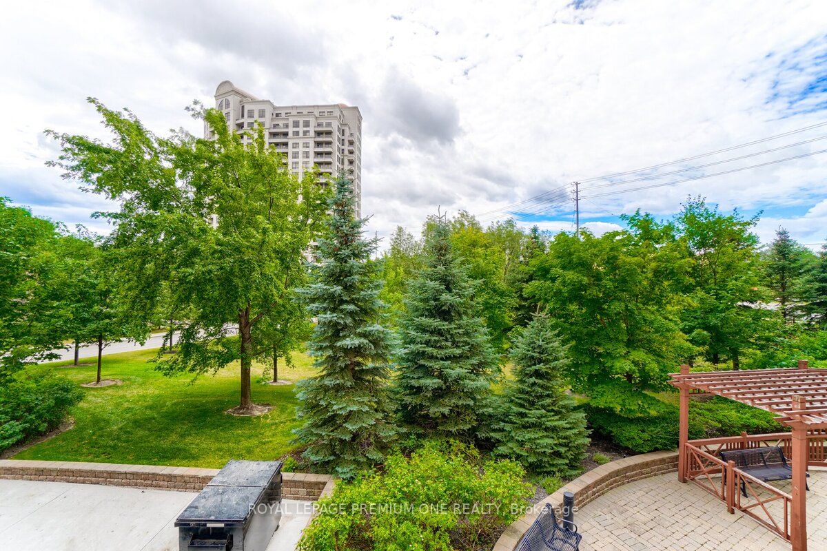 9235 Jane St, #1109