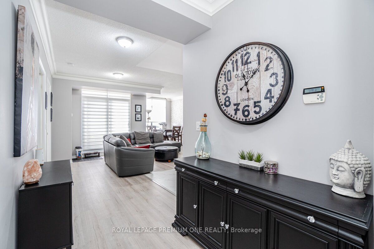 9235 Jane St, #1109