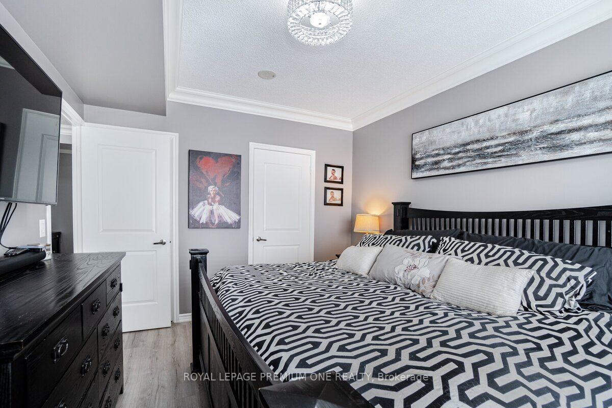 9235 Jane St, #1109