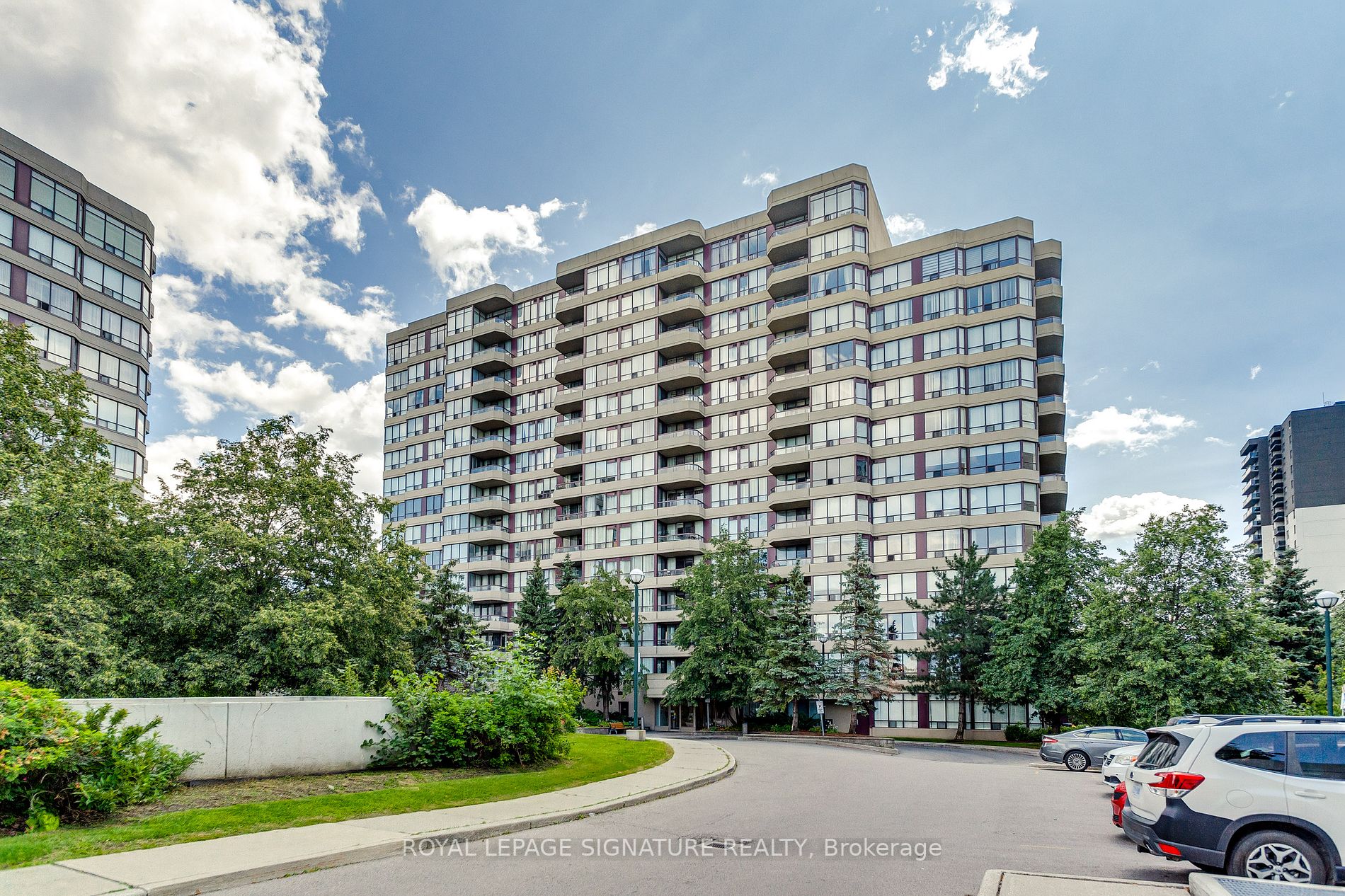 91 Townsgate Dr, #804