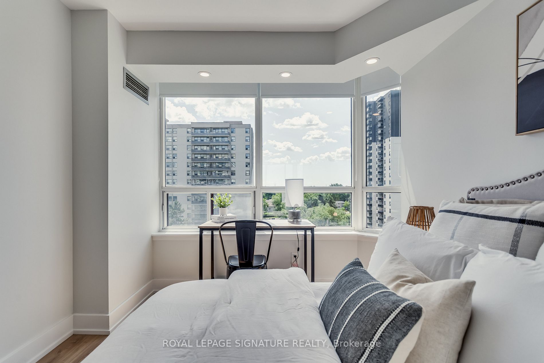 91 Townsgate Dr, #804