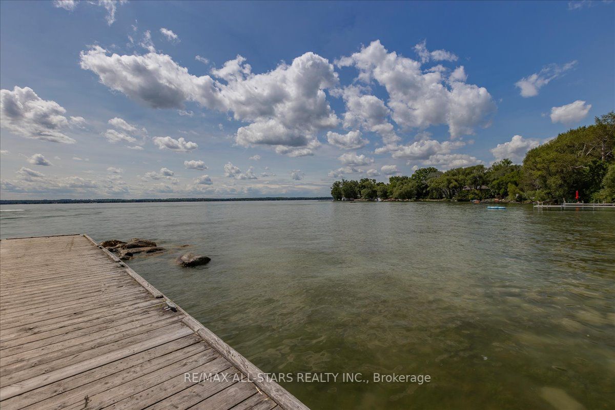 35 Lake Dr N