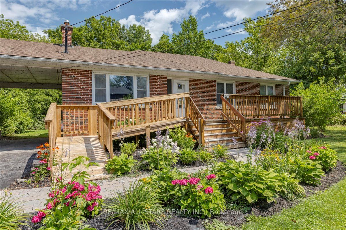 35 Lake Dr N