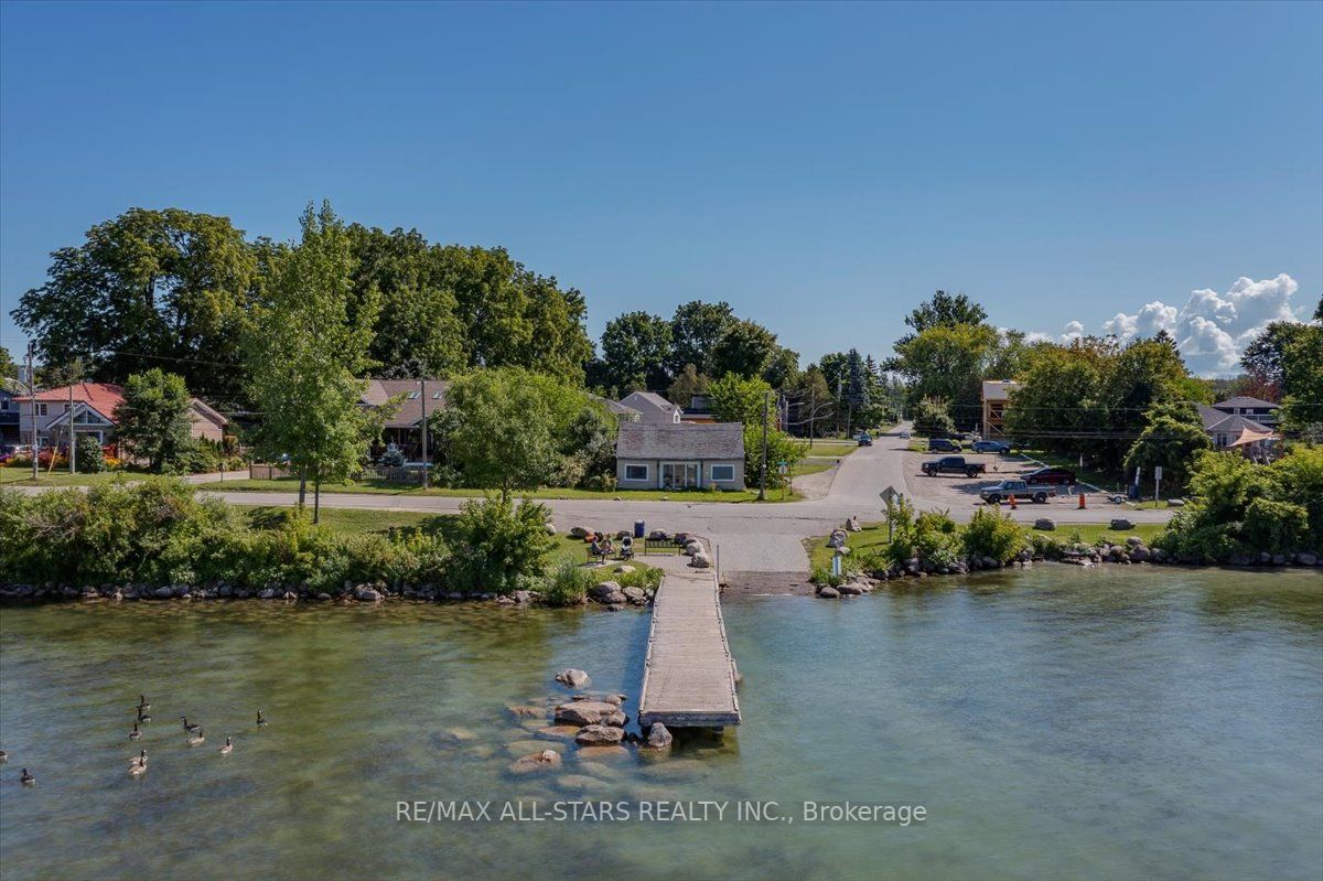 35 Lake Dr N