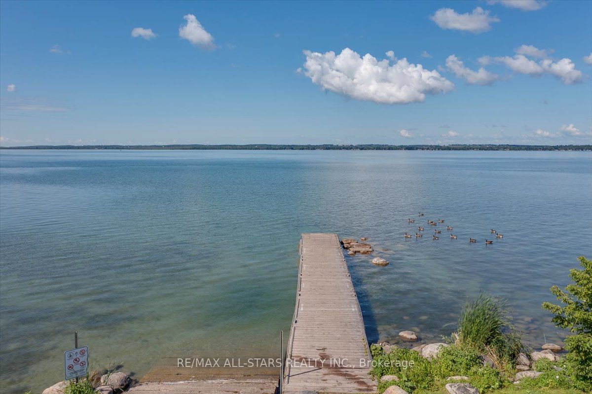 35 Lake Dr N