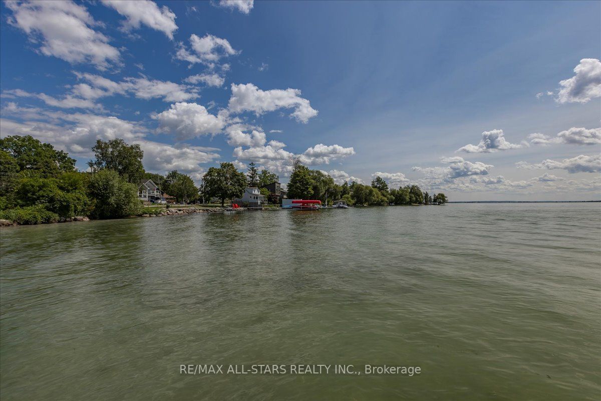 35 Lake Dr N