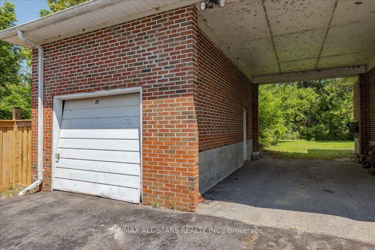 35 Lake Dr N