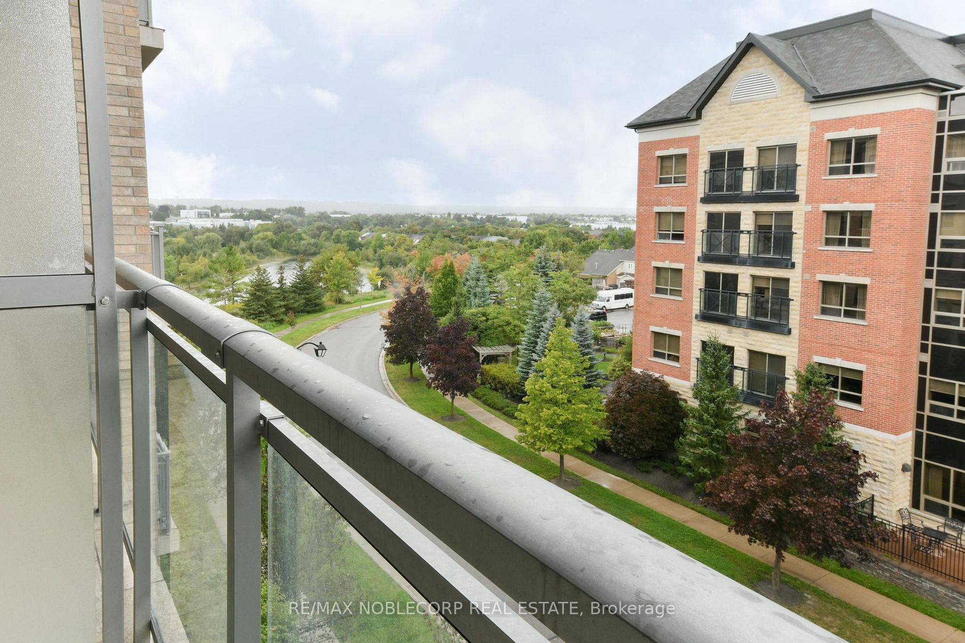 180 John West Way N, #419