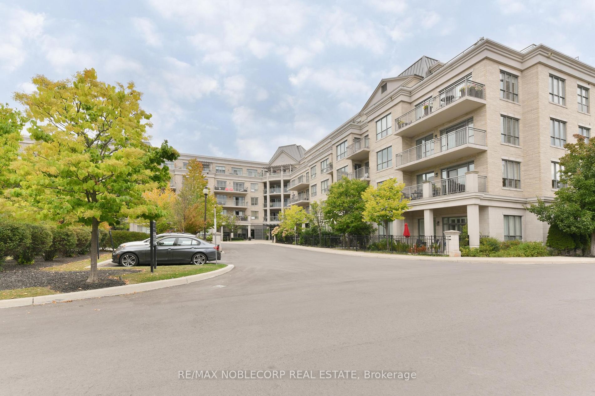 180 John West Way N, #419