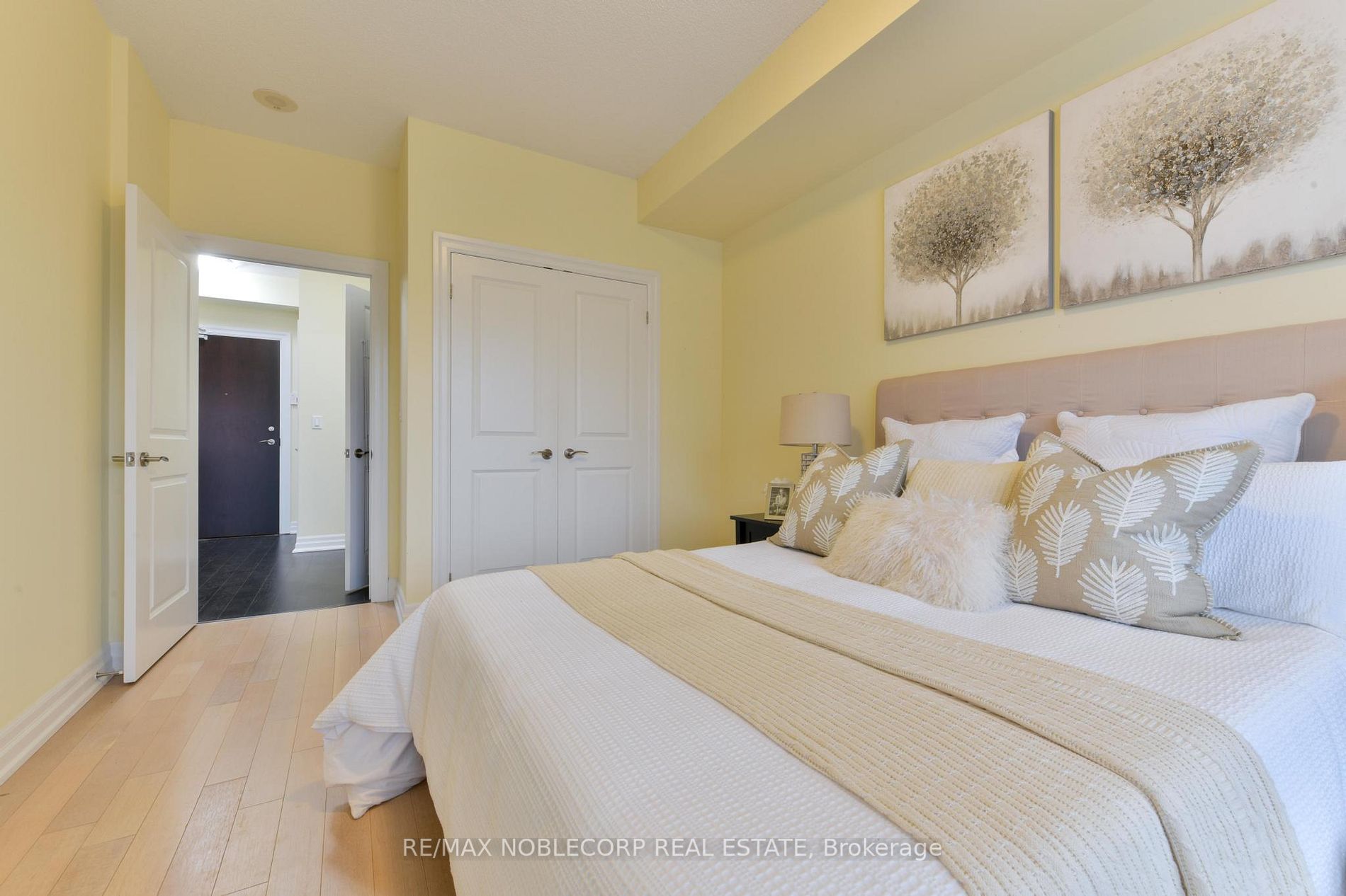 180 John West Way N, #419