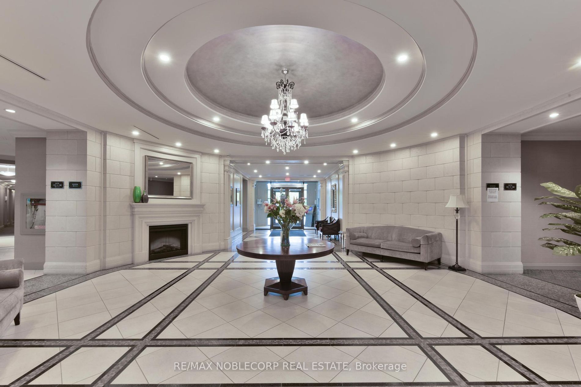 180 John West Way N, #419