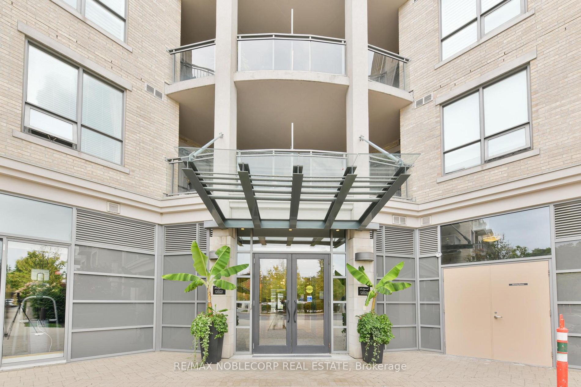 180 John West Way N, #419