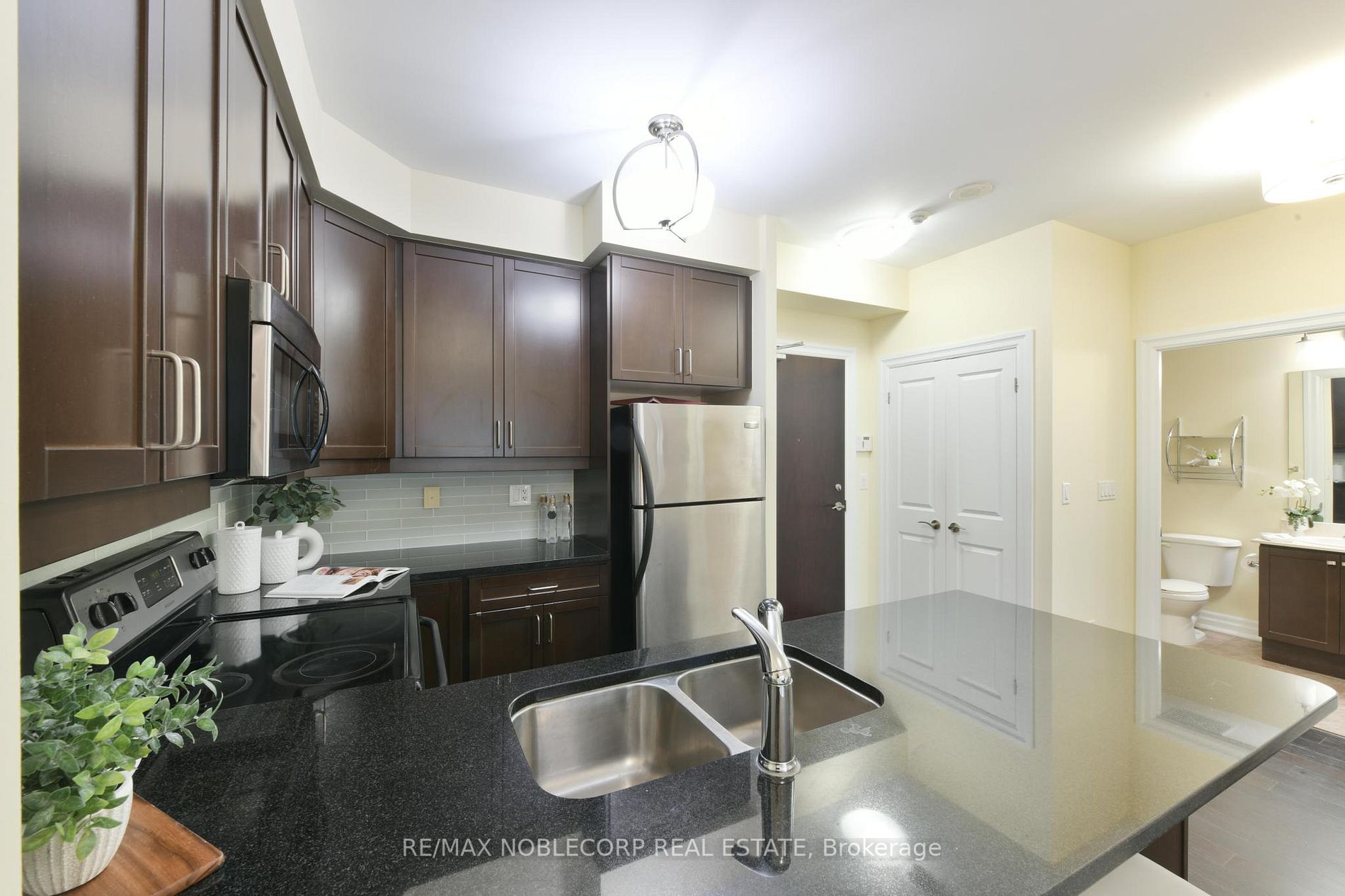 180 John West Way N, #419