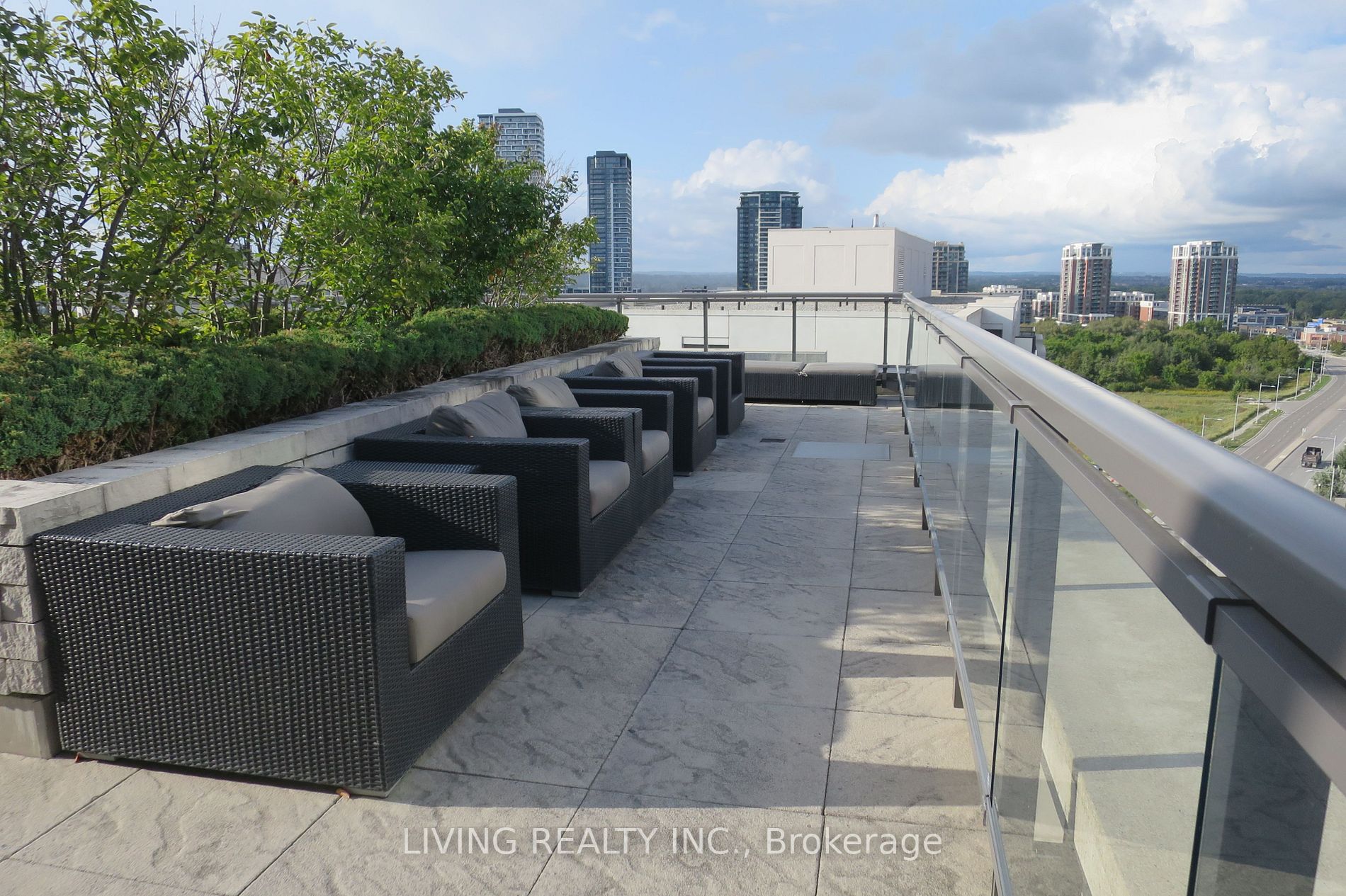 8110 Birchmount Rd, #1401