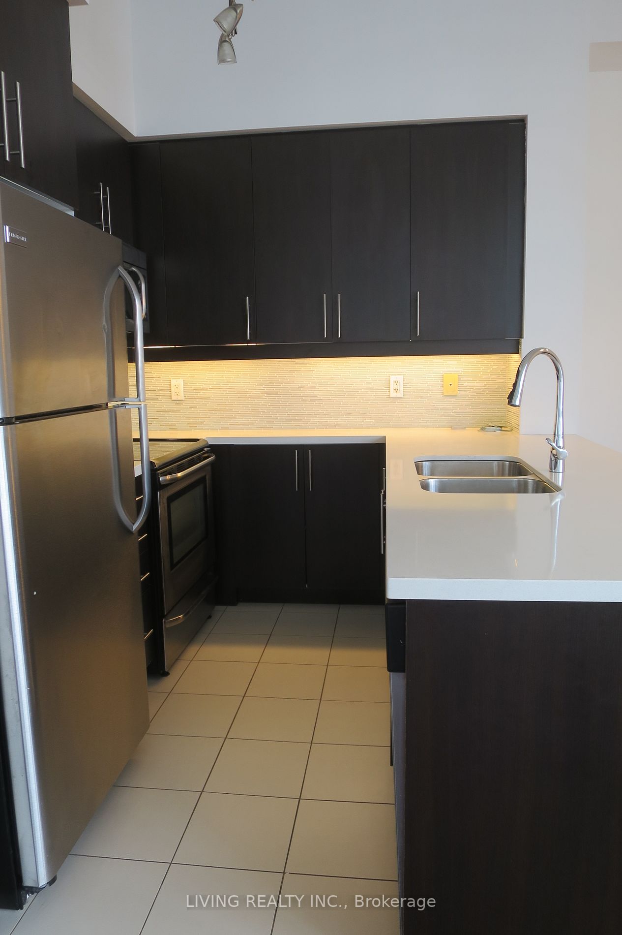 8110 Birchmount Rd, #1401