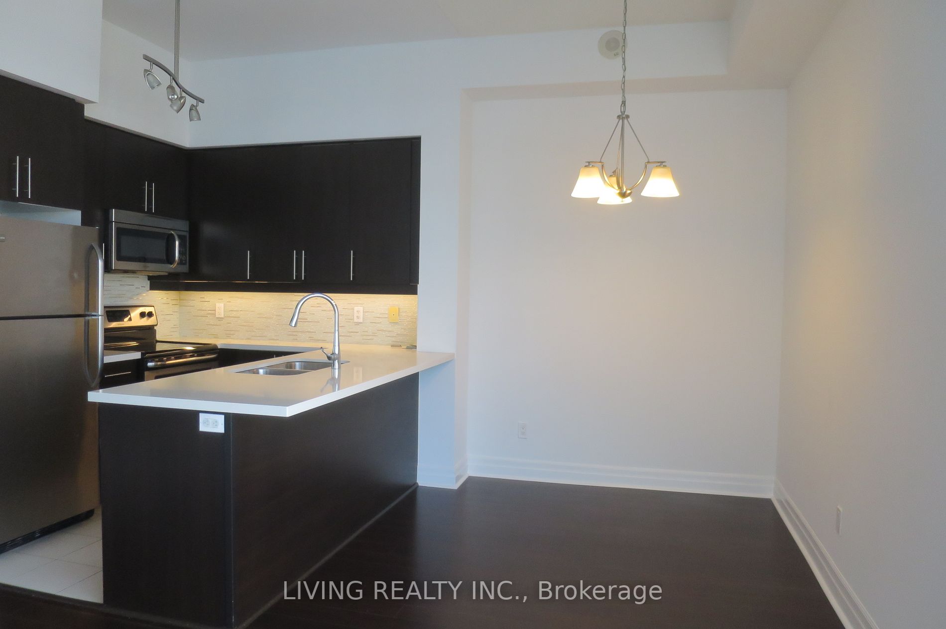 8110 Birchmount Rd, #1401