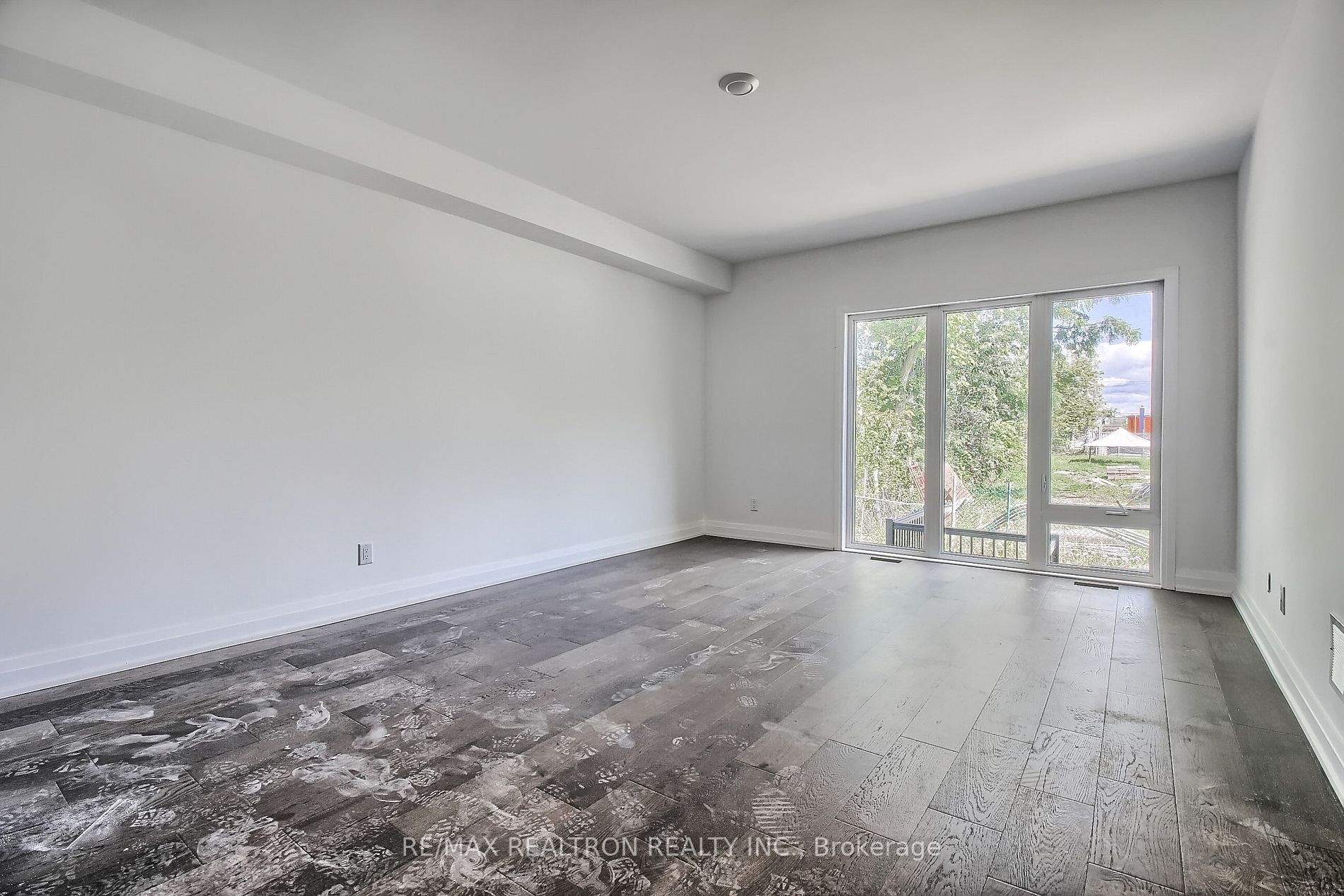 11 Maple Grove Ave, #15