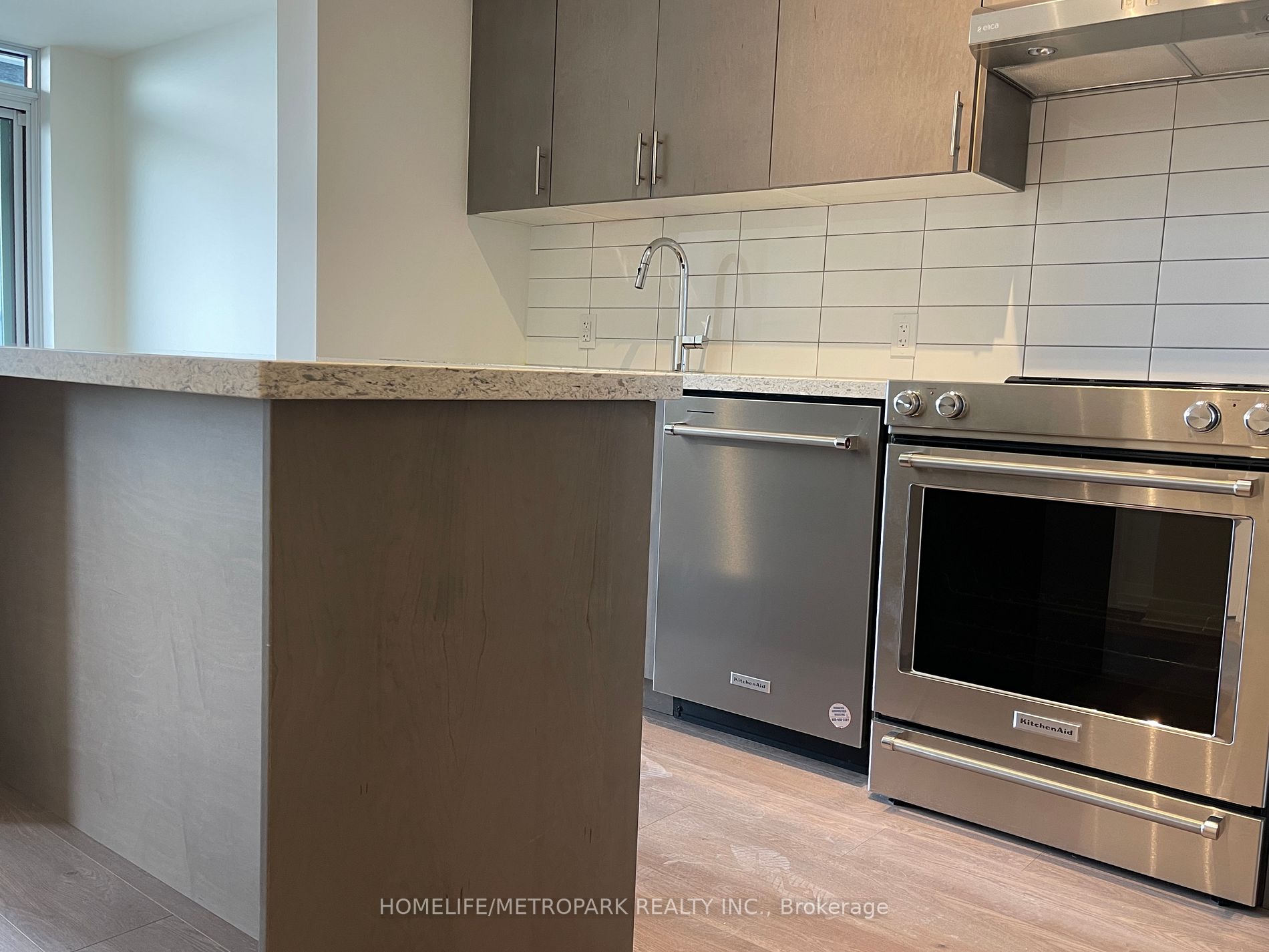 9000 Jane Street, #1506