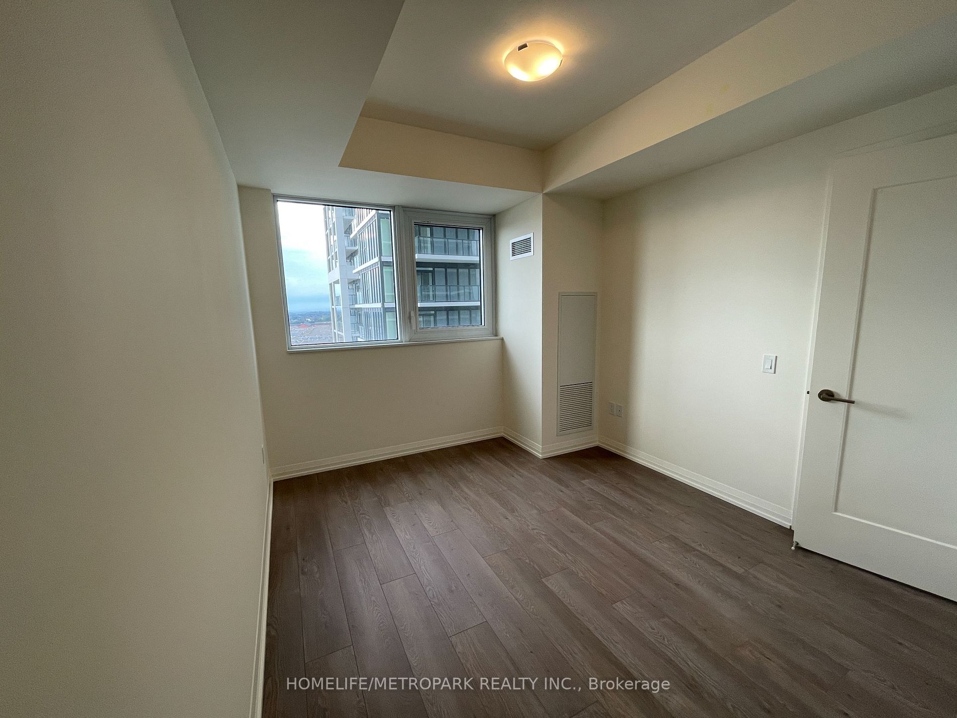 9000 Jane Street, #1506