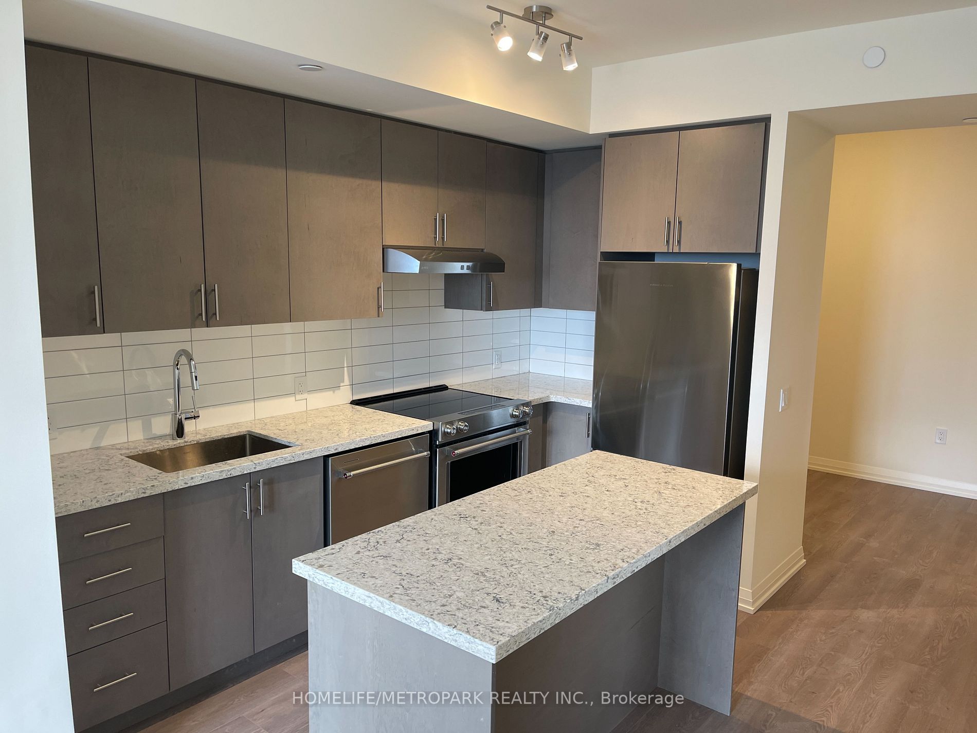 9000 Jane Street, #1506