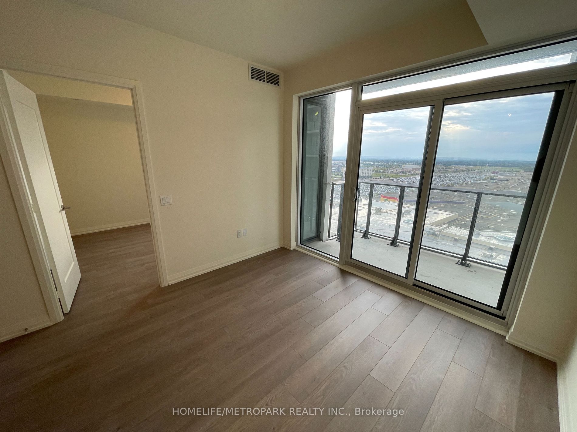 9000 Jane Street, #1506