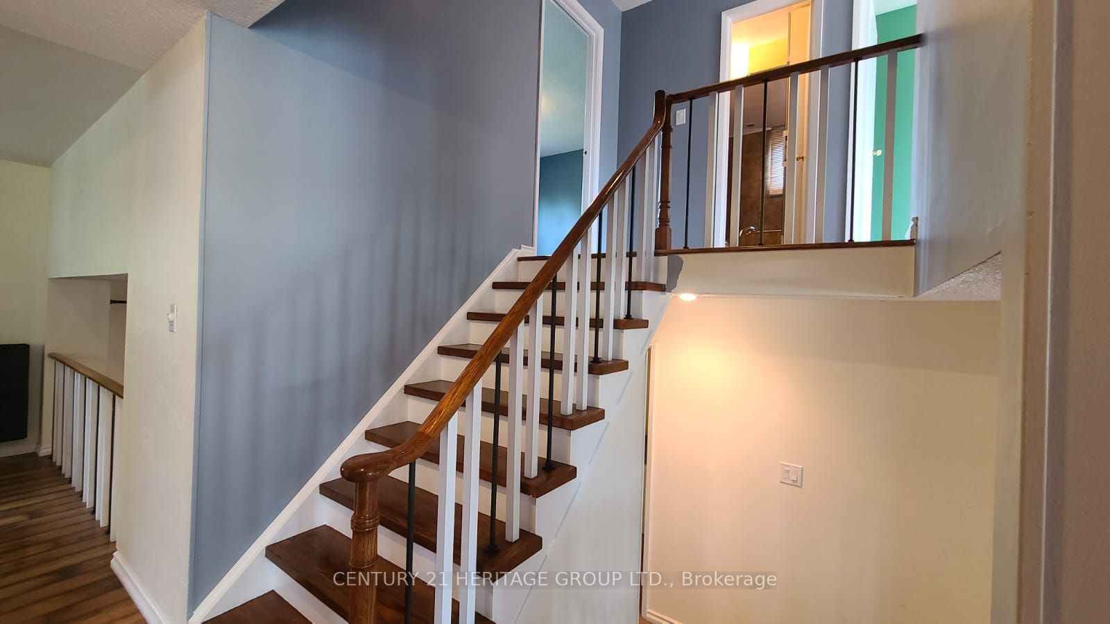2 Eastman Cres