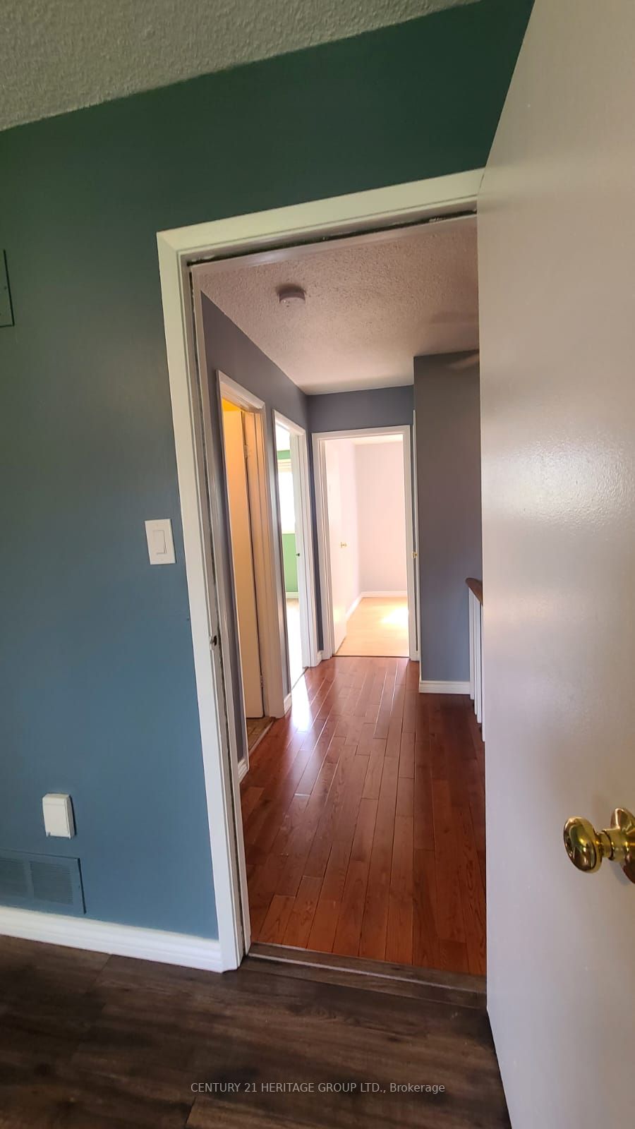 2 Eastman Cres